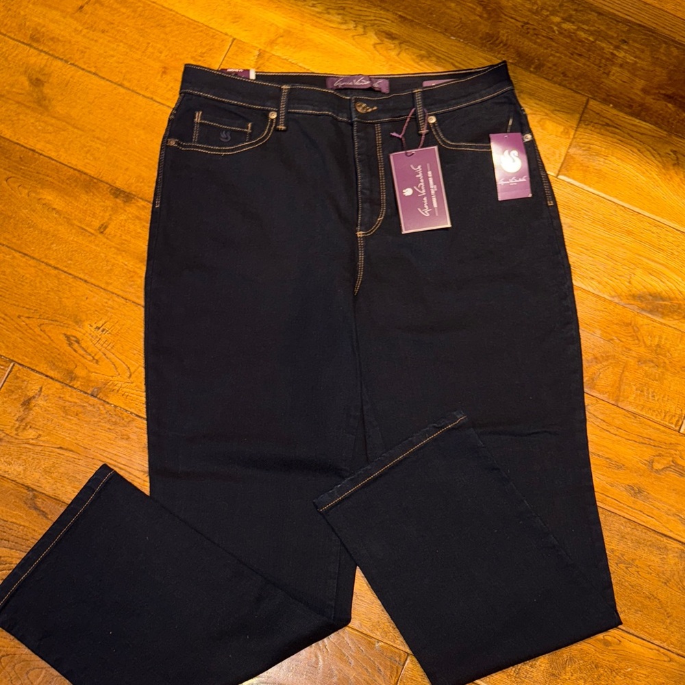 Gloria Vanderbilt Amanda Style tapered leg, classic Dark Blue Straight Leg Jeans